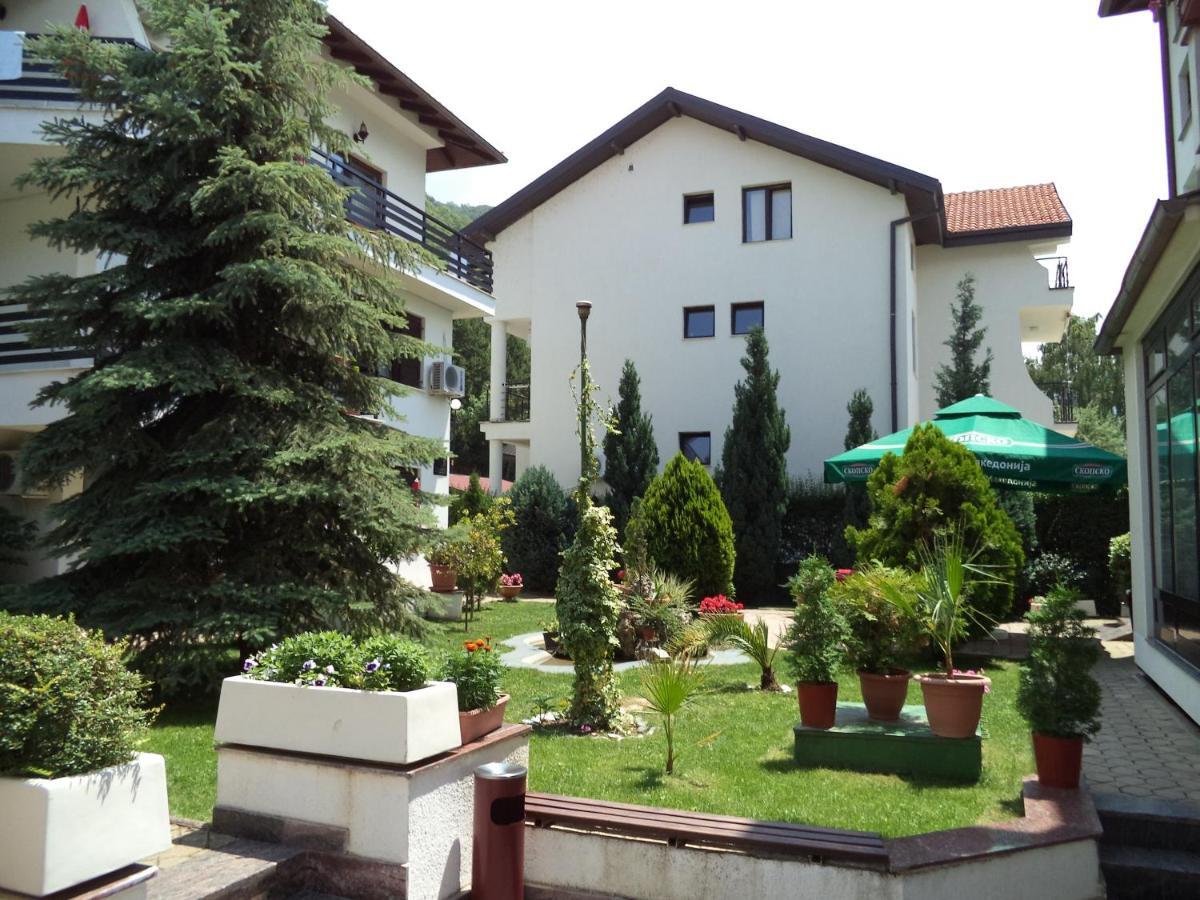 Hotel Dva Bisera Lagadin Kültér fotó
