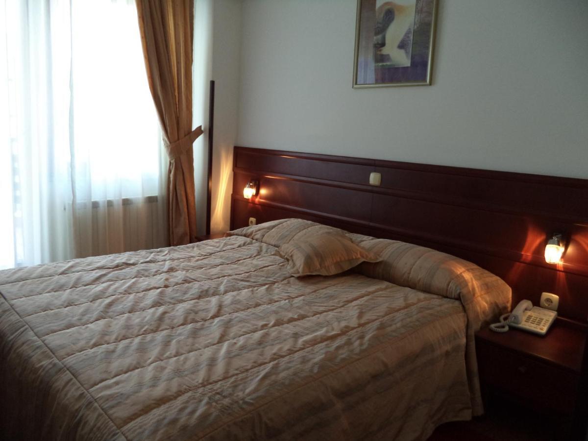 Hotel Dva Bisera Lagadin Szoba fotó
